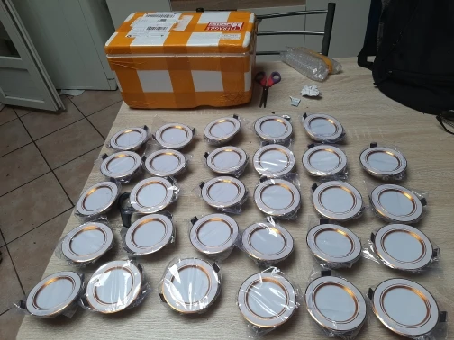 10 pièces/lot Led Downlight 220v plafonnier 5W 9W 12W plafonnier encastré Led rond panneau lumineux 15W 18W projecteur éclairage intérieur photo review