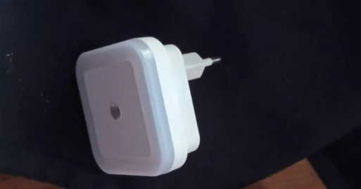 1-4pcs LED Wireless Sensor Night Light EU US Plug Mini Square Night photo review