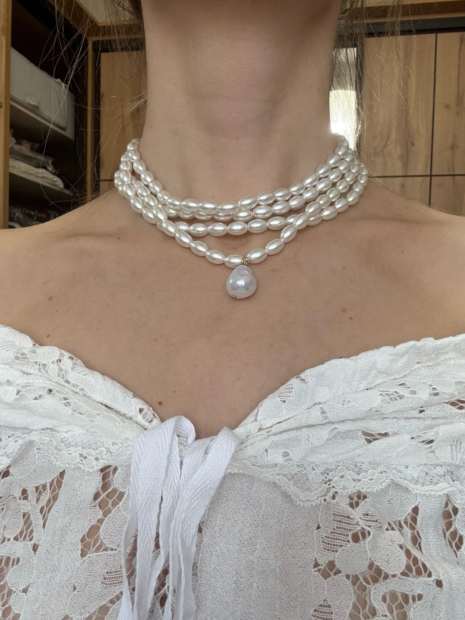 Gorgeous Multilayers Pearl Choker Necklace photo review