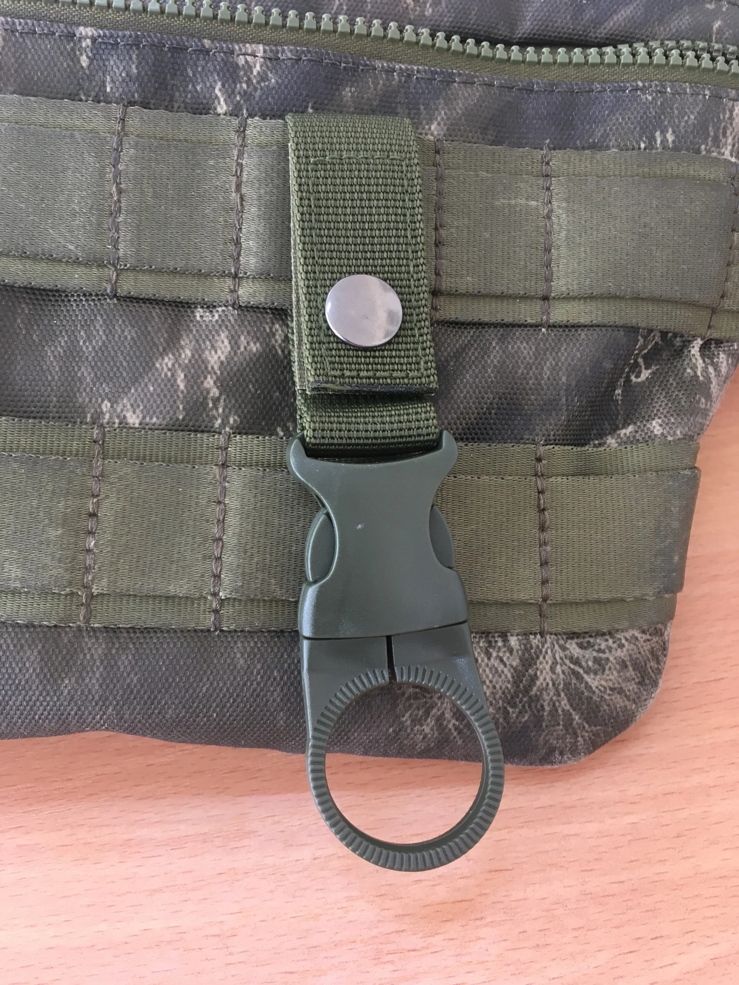 Backpack Buckle Carabiners Attach Quickdraw Water Bottle Hanger photo review