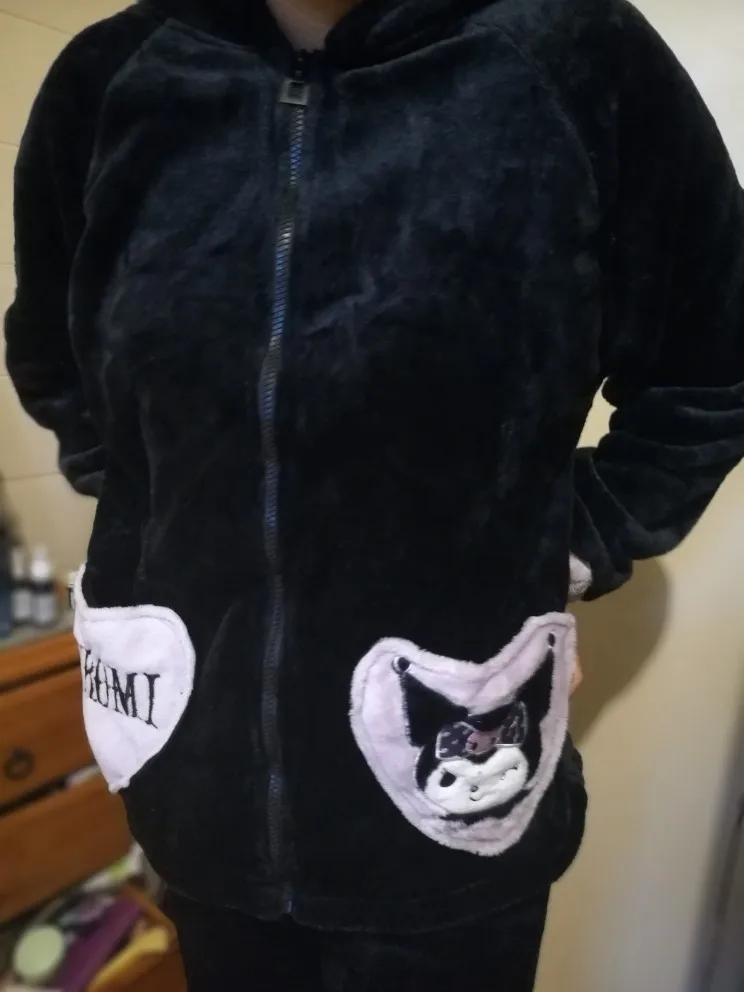Conjunto de pijama con capucha de felpa negra inspirado en Kuromi