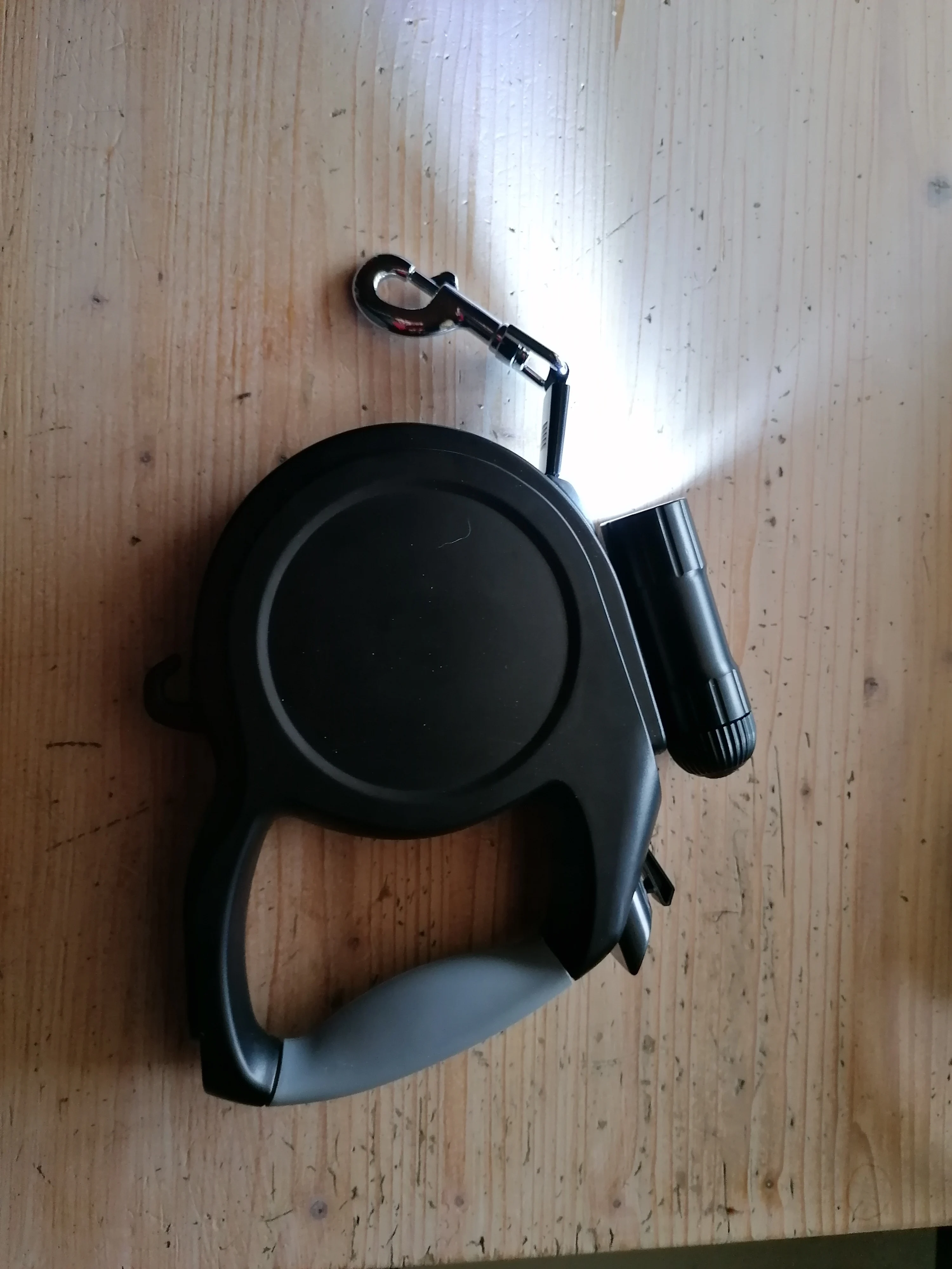 Heavy Duty Retractable Dog Leash with LED Flashlight - Perfect for Medium to Large Dogs on Night Walks or Runs photo review