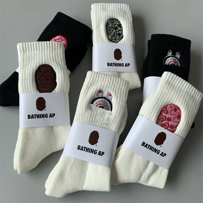

Animal embroidery Cotton Shark Sports Socks for Men Women 1 Pairs Fashion Breathable Short Tube Skateboard Couple Sock