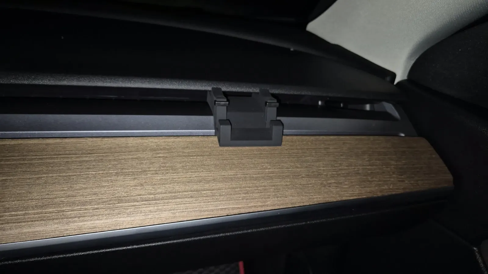 Teslahubs™ Silicon Dashboard Phone Holder customer photo