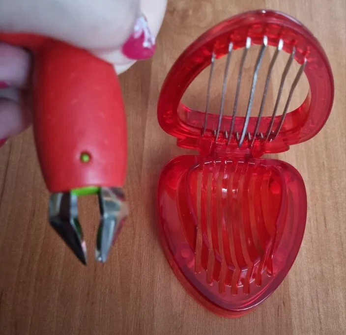 Berry Buddy Strawberry Slicer and Corer Set photo review