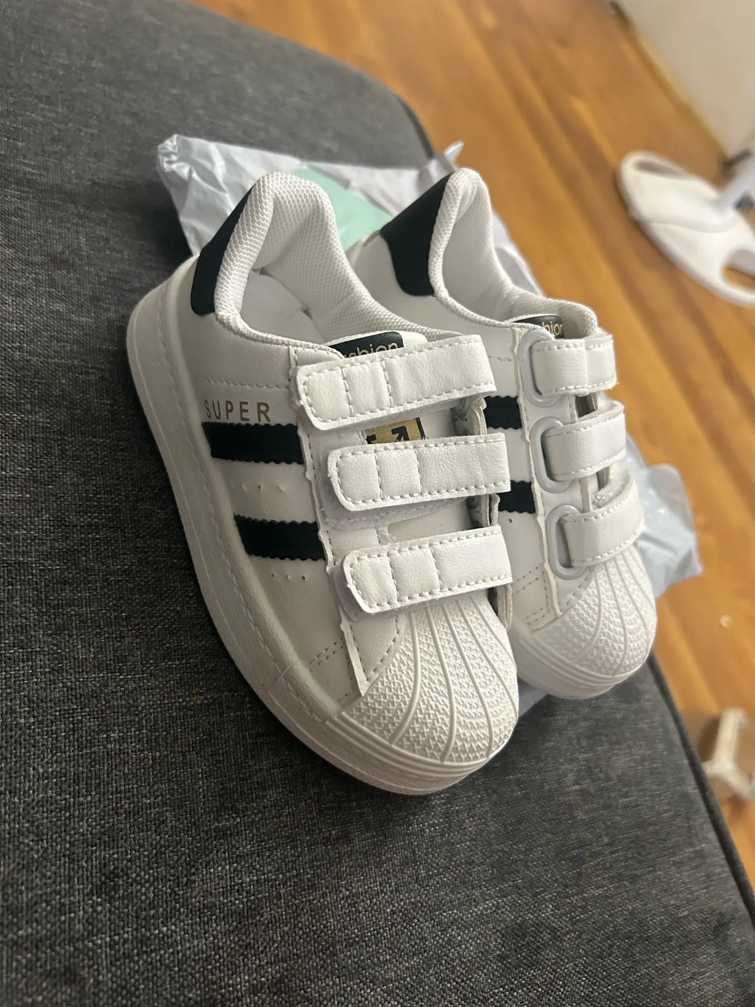 Children's Sneakers Kids Fashion Design White Non-slip Casual Shoes Boys Girls Hook Breathable Sneakers Toddler Outdoor Shoes photo review