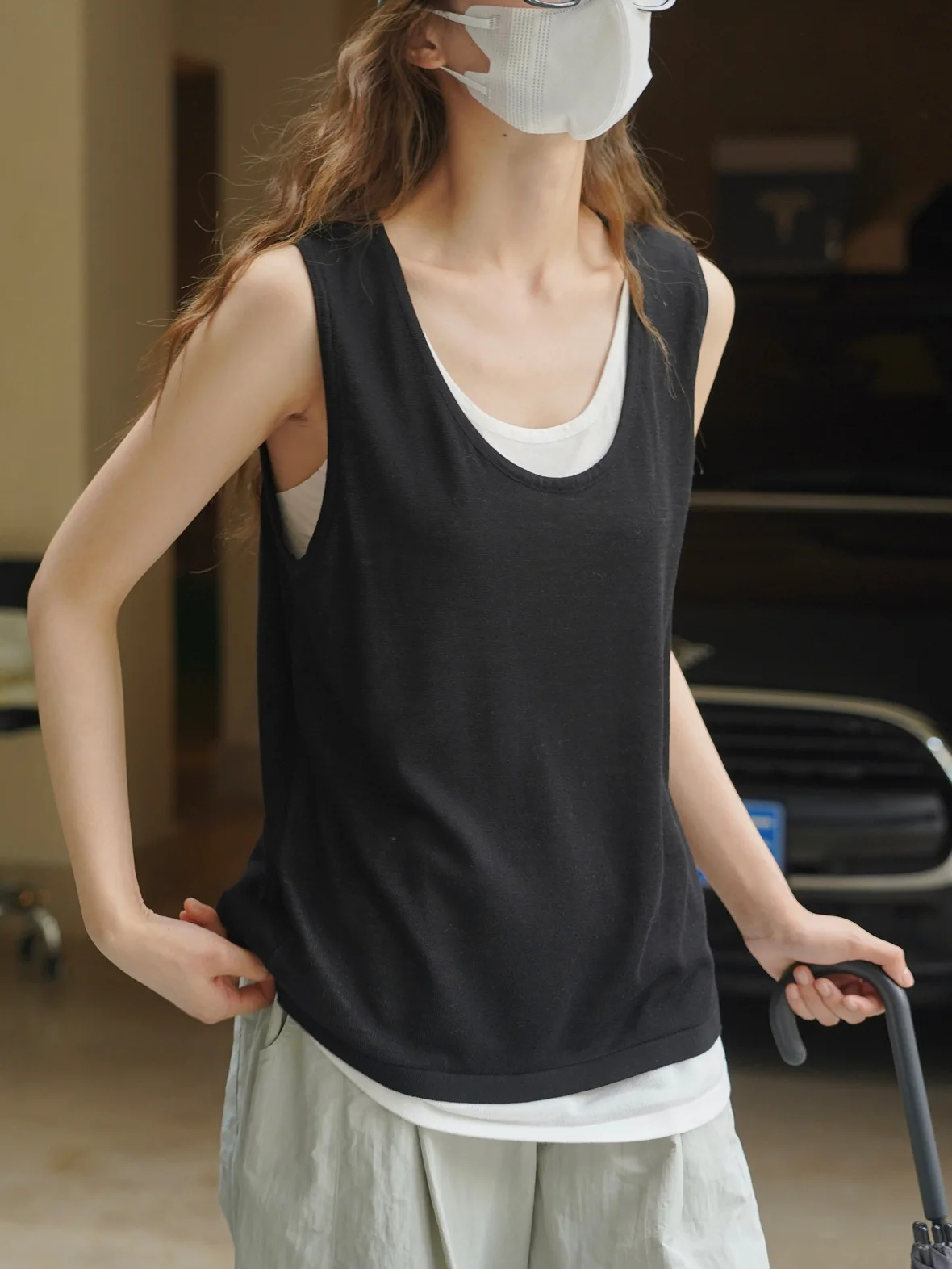 

New woman beautiful pretty sporty colorblock top without sleeves