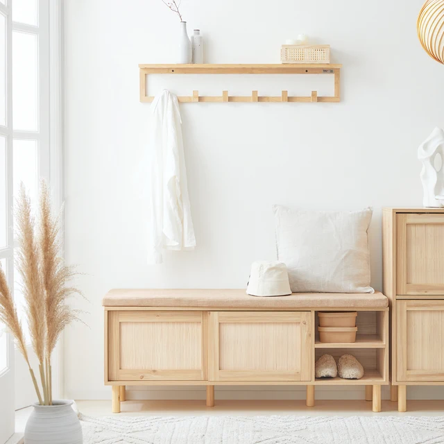 Shoe bench with seat with sliding doors
