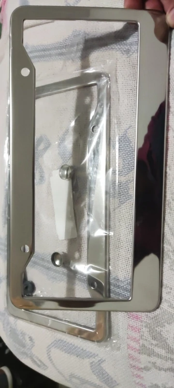 TeslaHubs™ SecureMount Front License Plate Frame customer photo