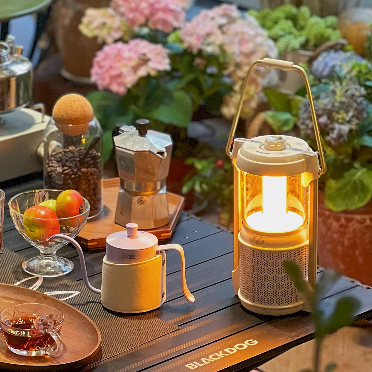 Mifa lyra-強力なBluetoothスピーカー,360 ° サウンド,3つの照明モード