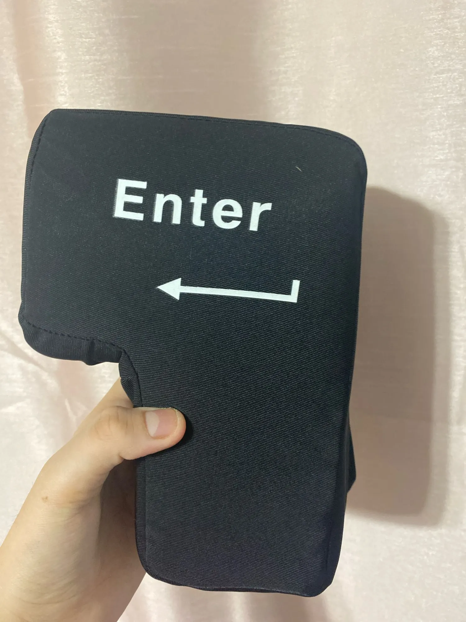 MegaKey – Der überdimensionale Stressabbau-Knopf für dein Büro photo review