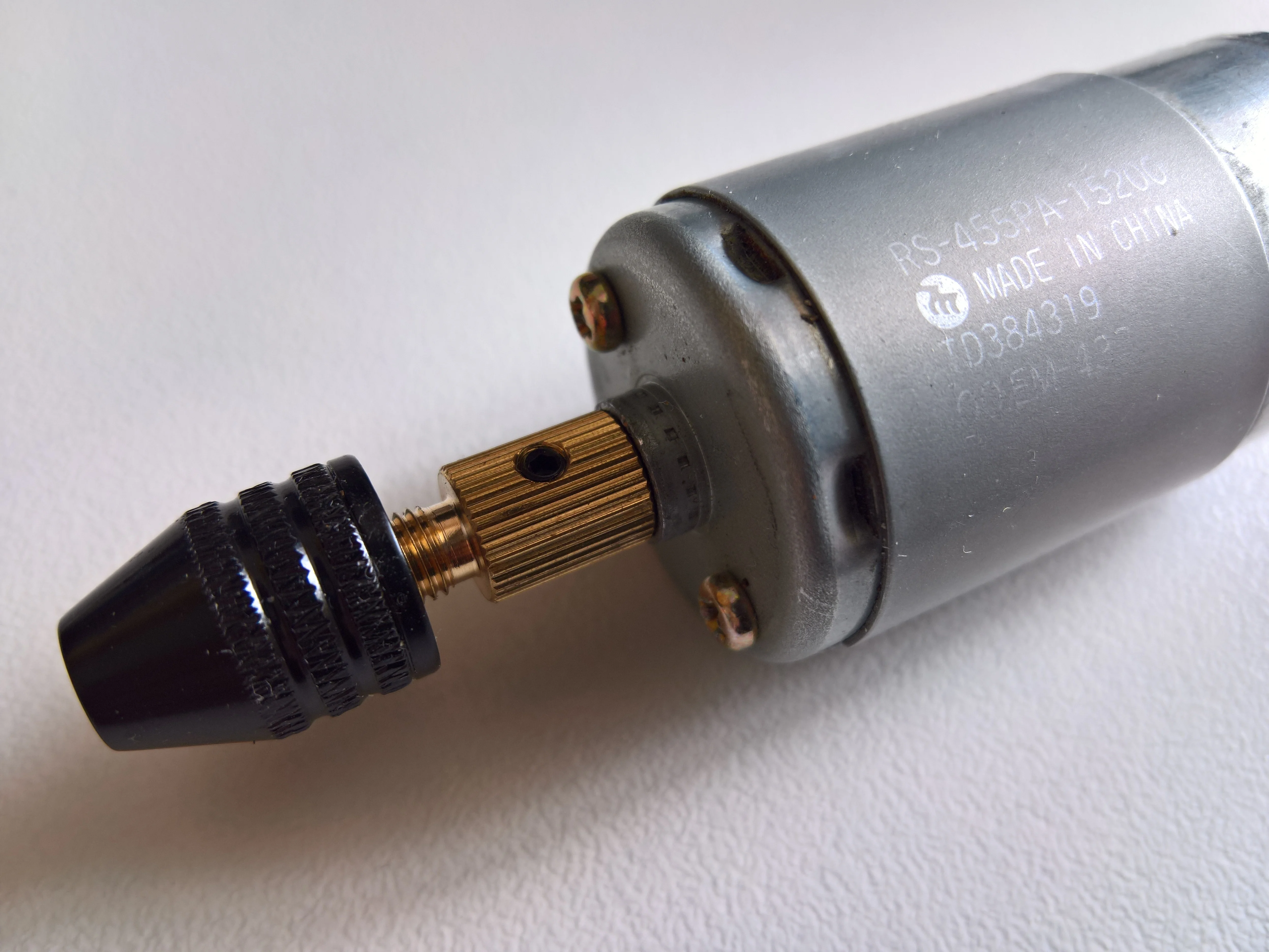 Как закрепить патрон. Патрон электрический е14. Раскручивается патрон дрели. Патрон сверлильный пс-16 в18 звп 70301010 профоснастка. Посадка под сверлильный патрон – 1/2"20unf.