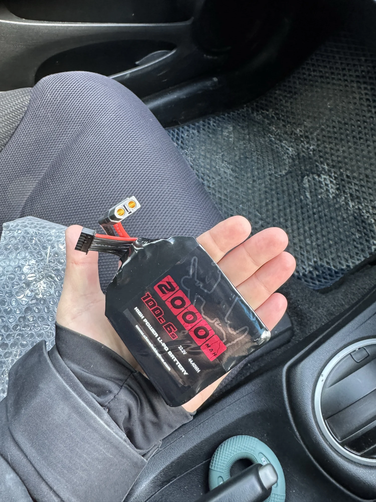 2pcs CNHL Lipo Battery 3S 4S 6S 2000mAh 11.1V 14.8V 22.2V 100C With XT60 Plug For RC Airplane Helicopter Quadcopter FPV Drone photo review