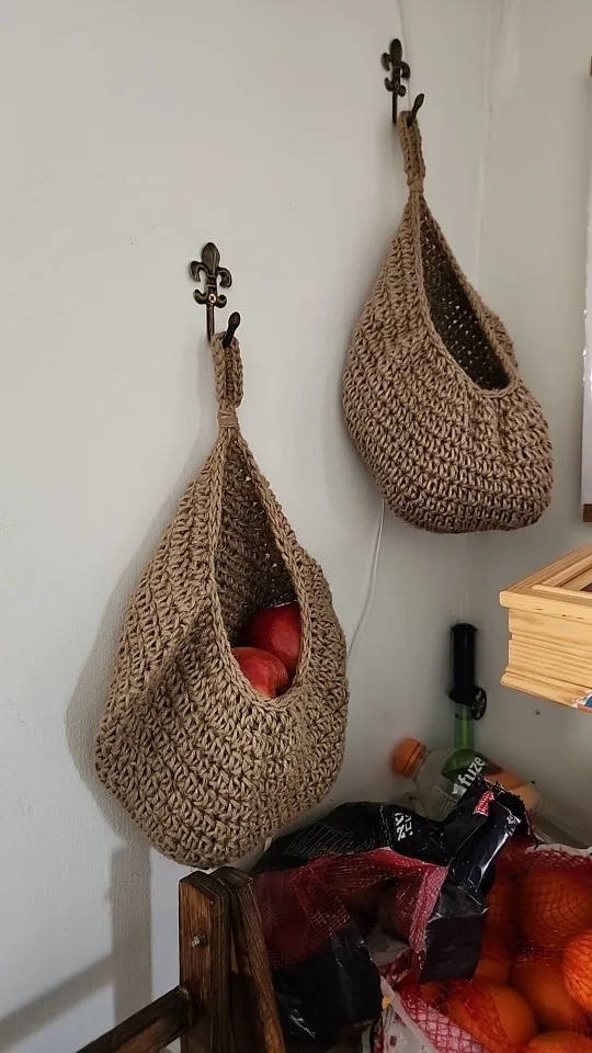 Handwoven Hanging Wall Vegetable Fruit Basket Organizer Container Decor for Kitchen Garden Mount Wall Plant Flower Onion Storage photo review