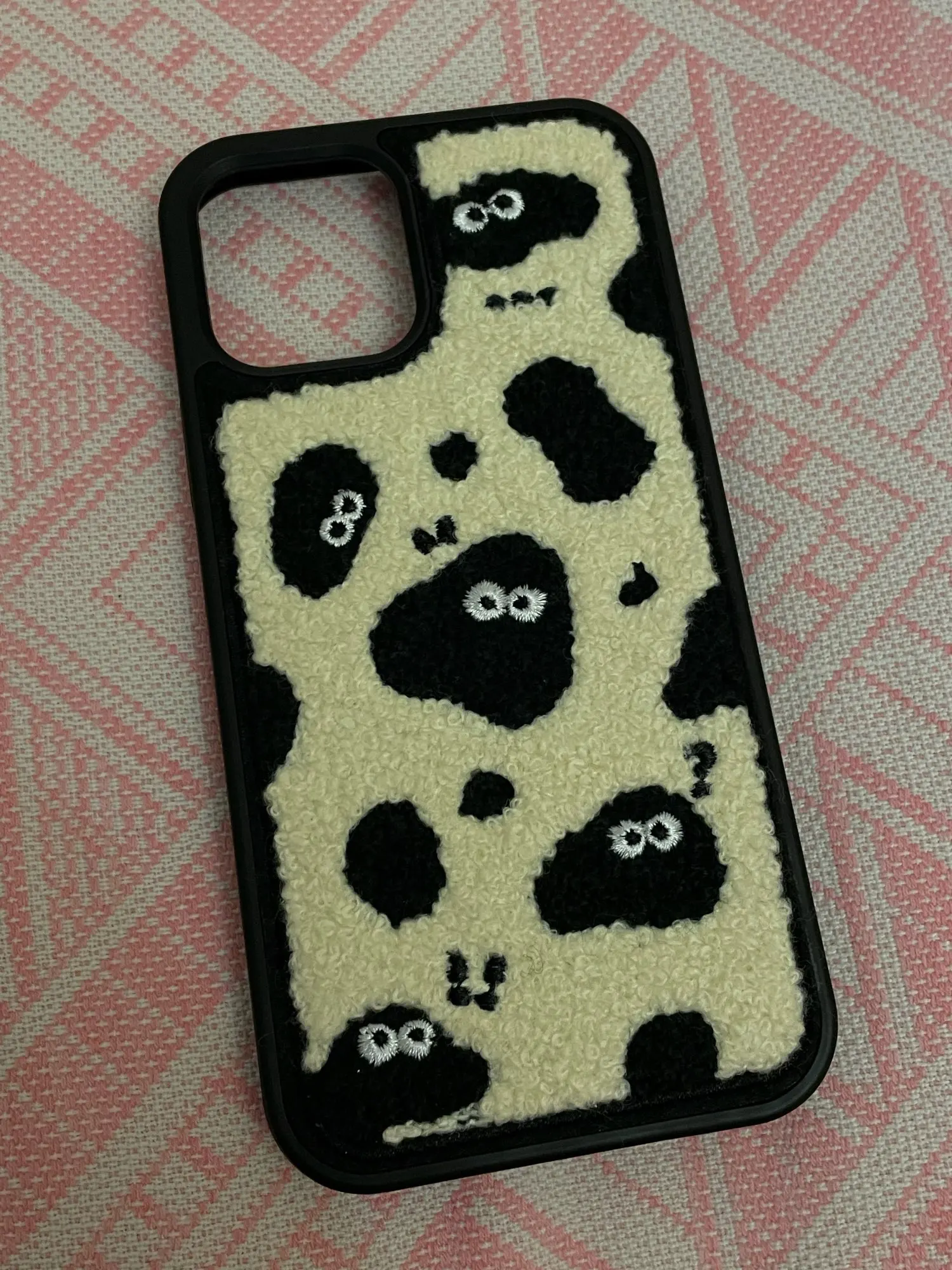 かわいいぬいぐるみ刺繍ブリケット iPhone ケース