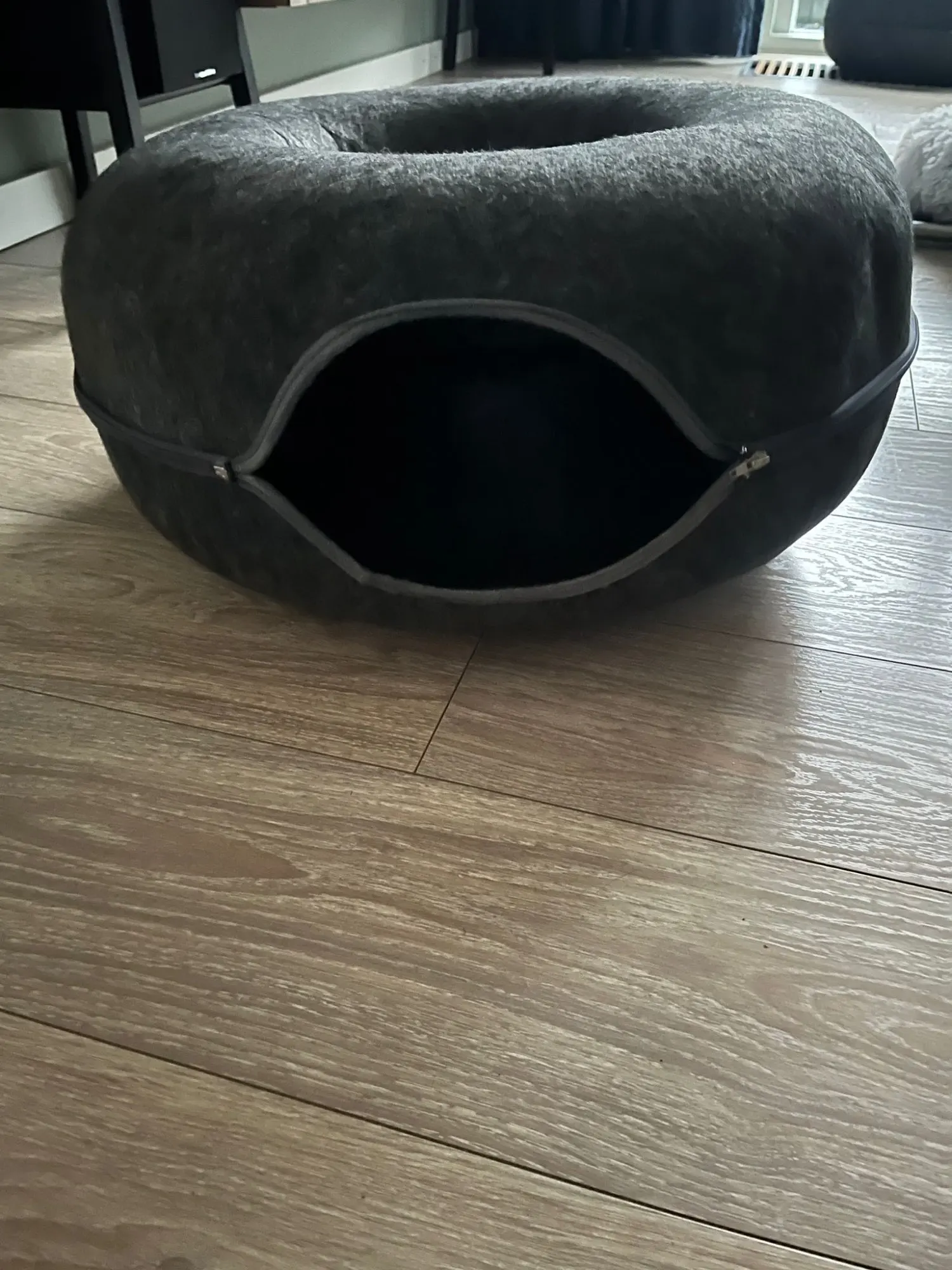 Felt Donut Bed for Cats House With Breather Hole Dog Bed Interactive Play Toys for Cats to Hide 2 in 1 Tunnel for Cats Bed photo review
