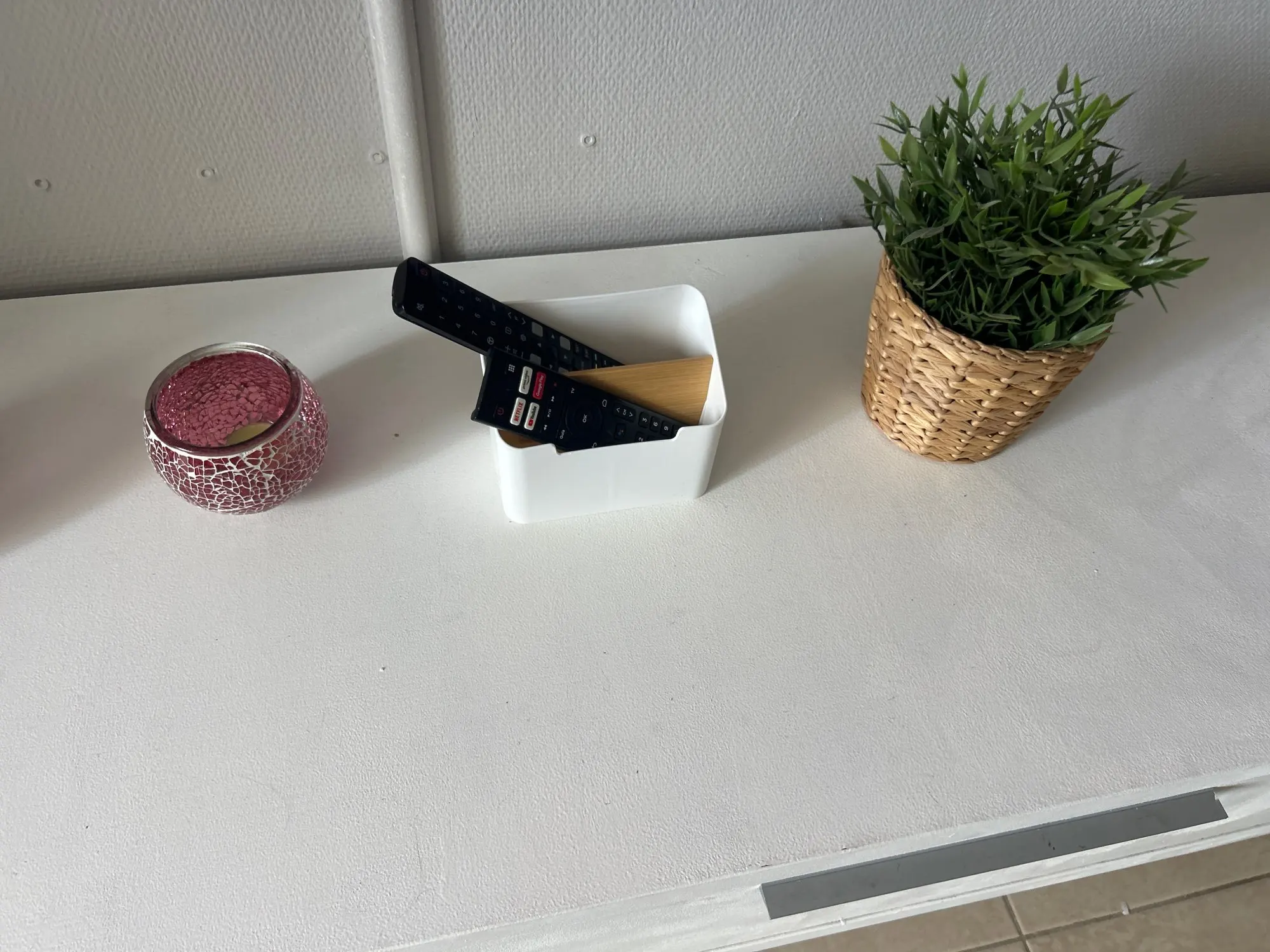 Practical Storage Box for TV Remotes & Air Conditioner Controls Elegant Remote Control Organizer Box for Living Room & Bedroom photo review