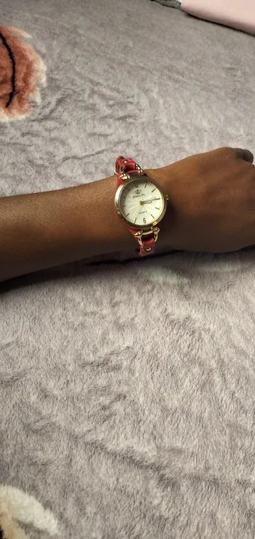 2024 Women's PU Leather Thin Strap Quartz Watch photo review