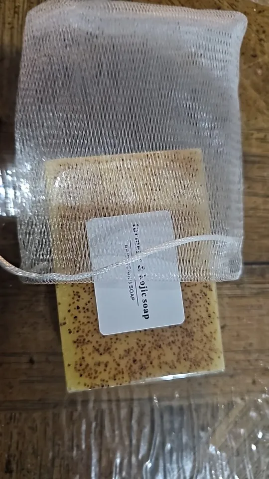 Jabón Cúrcuma y ácido Kójico. Aclara, repara e ilumina tu piel.
