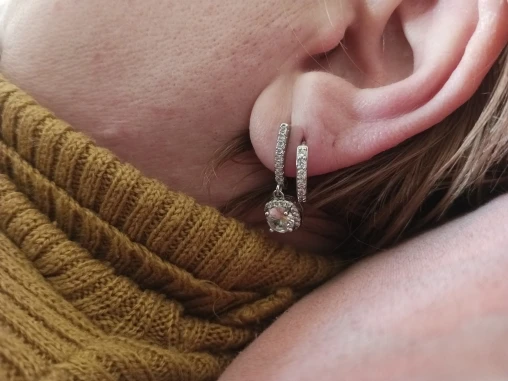 2CT Moissanite Huggie Hoop Earring photo review