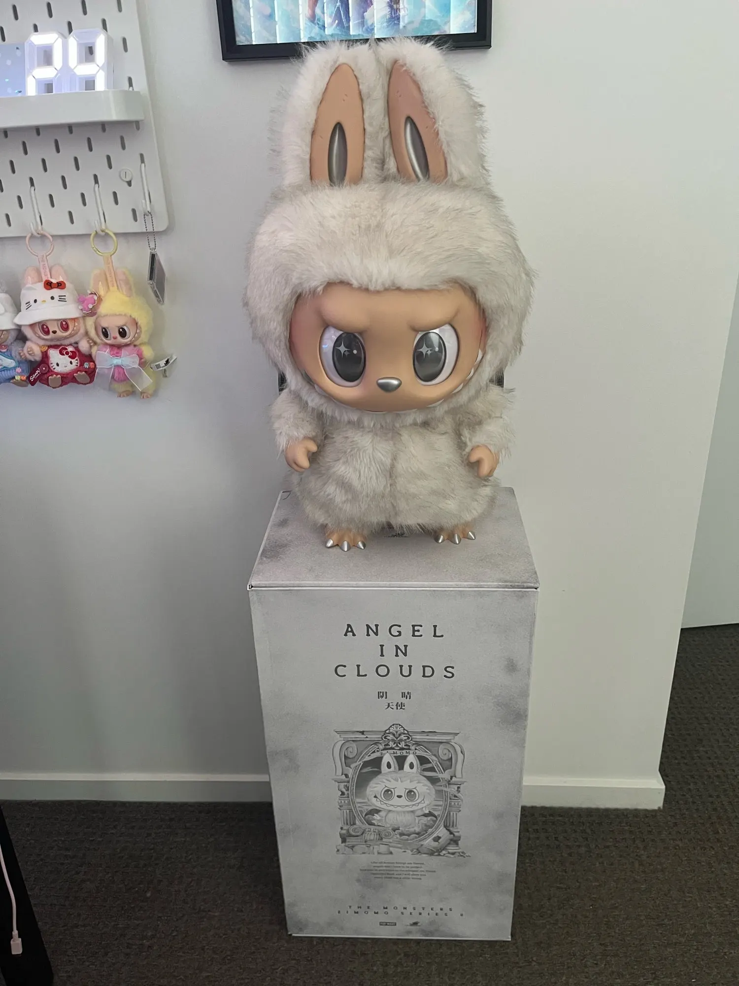 POP MART THE MONSTERS - ANGEL IN CLOUDS Vinyl Face Doll Limited