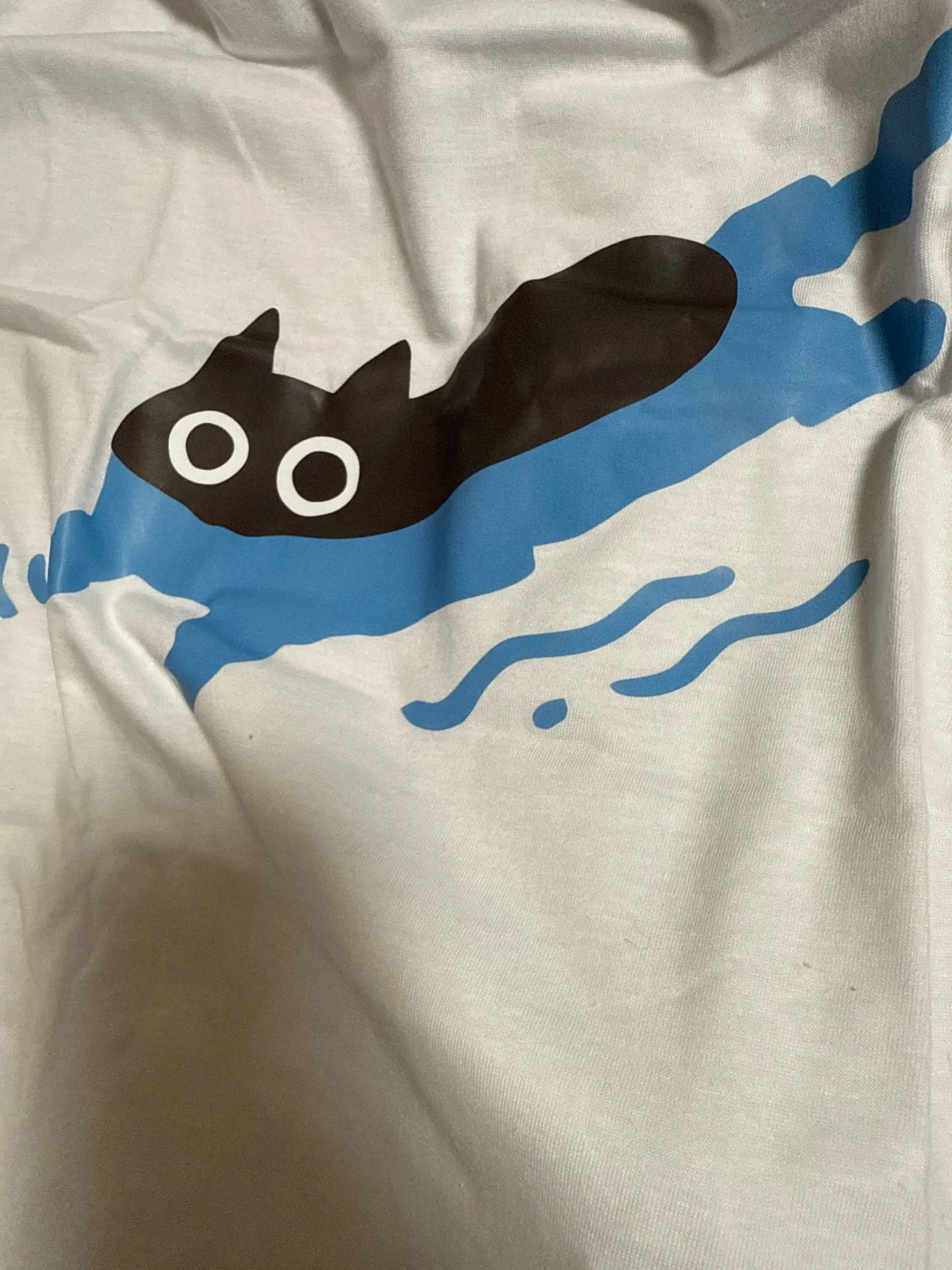 Swimming through - Kuro Neko T-Shirt photo review
