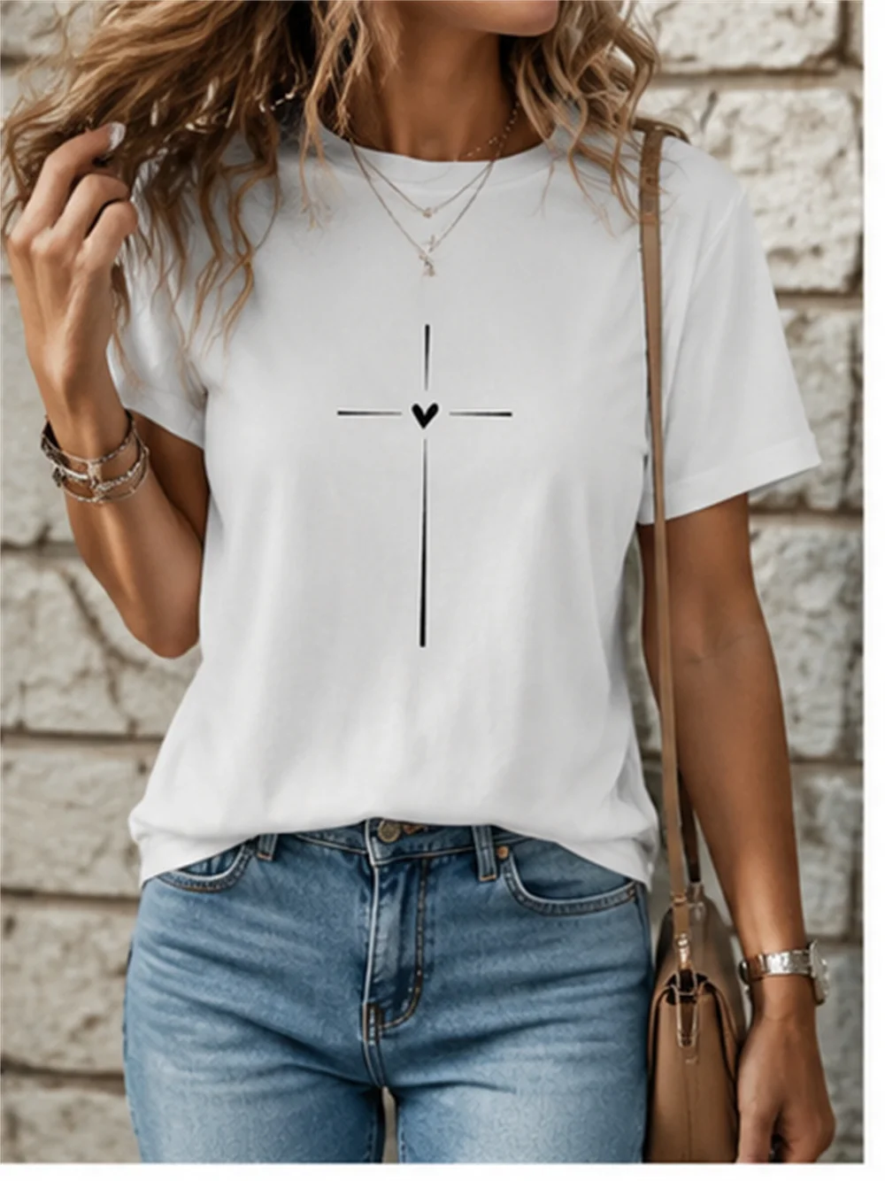 T-shirt sportiva casual da donna, girocollo, semplice, artistica, con design a croce e cuore, estetica artistica - immagine 4