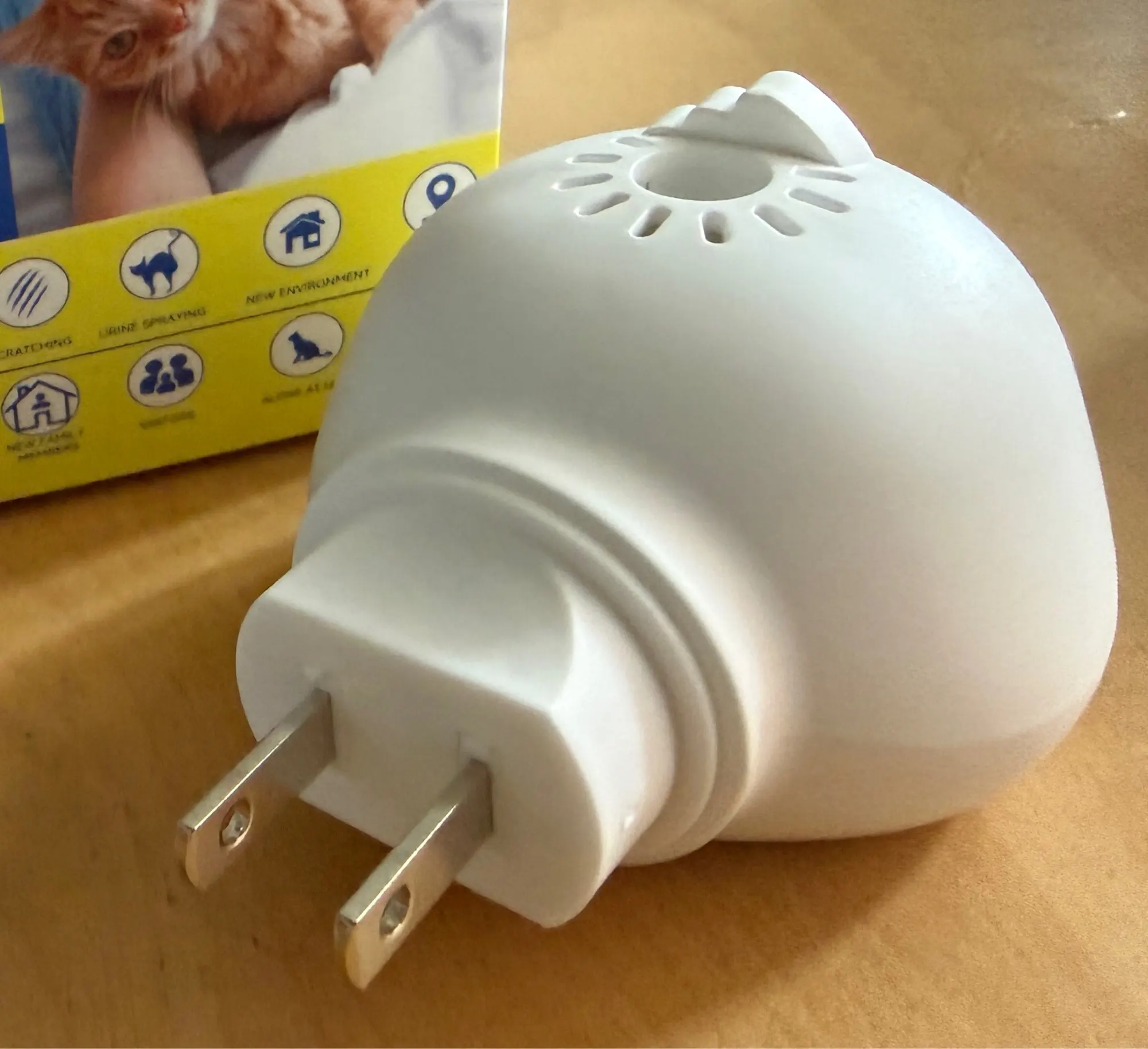 Cat Calming Pheromone Diffuser Kit Effectively Relieve Anxiety Help Pets Relaxing Long-Lasting Sedative Pet Cat Calming Solution photo review