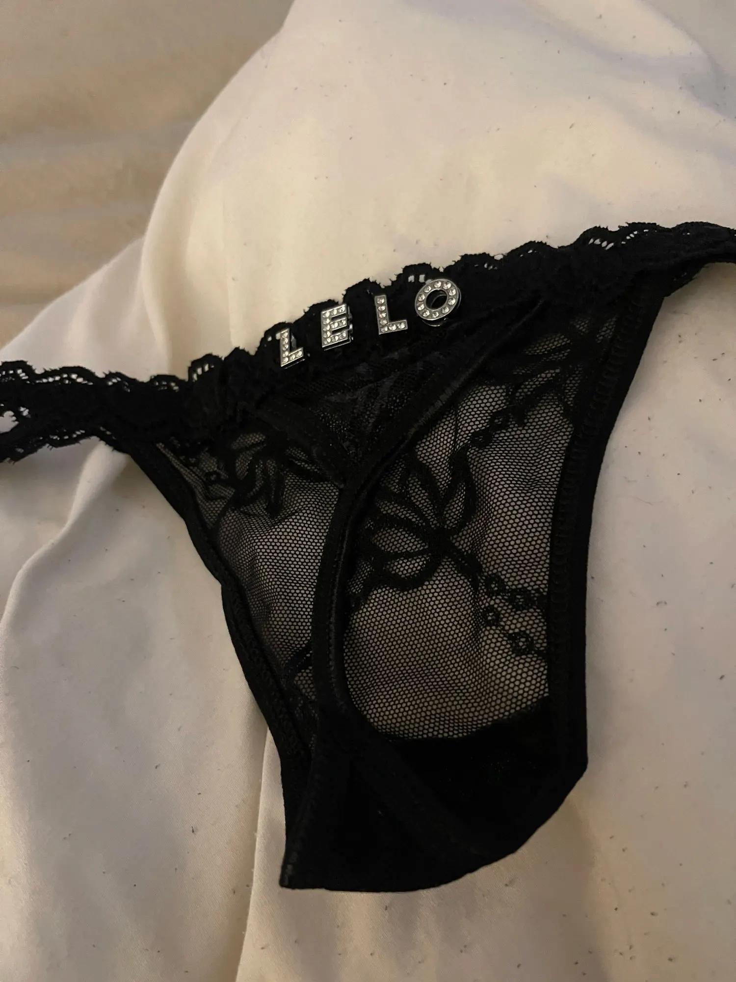 CrystalCharm – Personalisiertes Spitzen-Tanga-Set für heiße Momente photo review