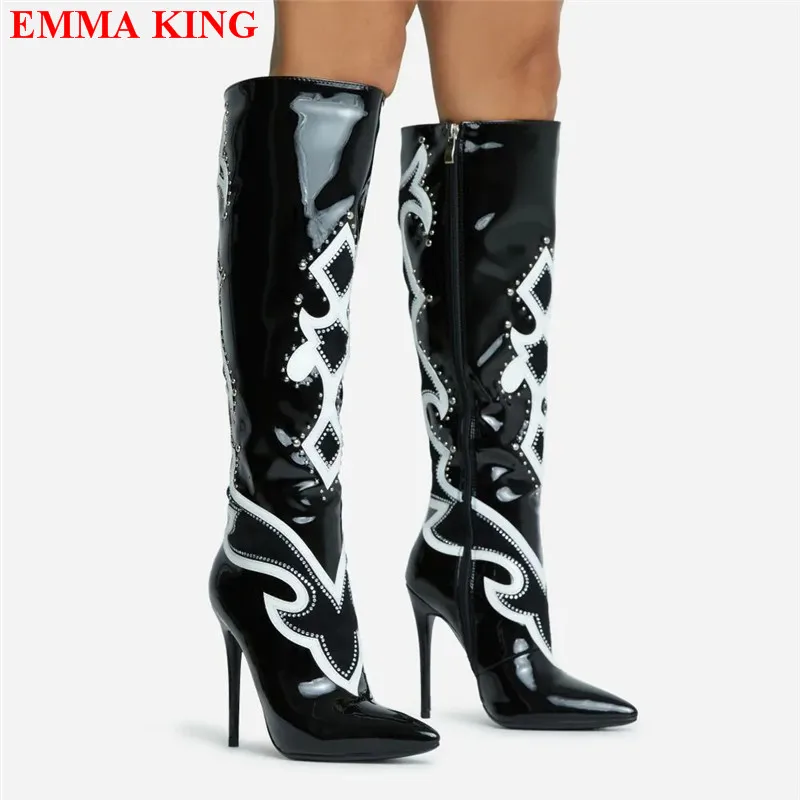 

Модные сапоги до колена с вышивкой и кристаллами, женские лакированные кожаные высокие сапоги с острым носком на шпильке, Черная женская обувь на высоком каблуке