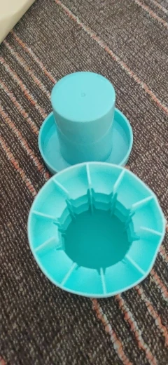 Silicone Ice Cube Mold Round Ice Bucket | Space-Saving Portable Ice Maker for Cocktails & Summer Drinks