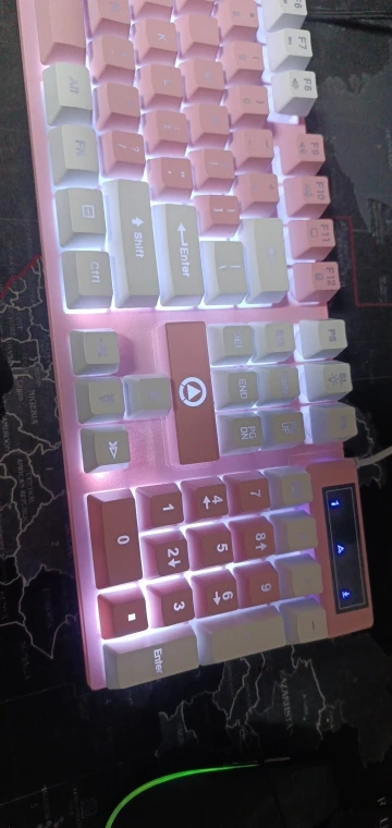 K500 Pink Keyboard Mixed Color White Pink Keycaps 104 Keys Wired Gaming Keyboard for Laptop PC photo review