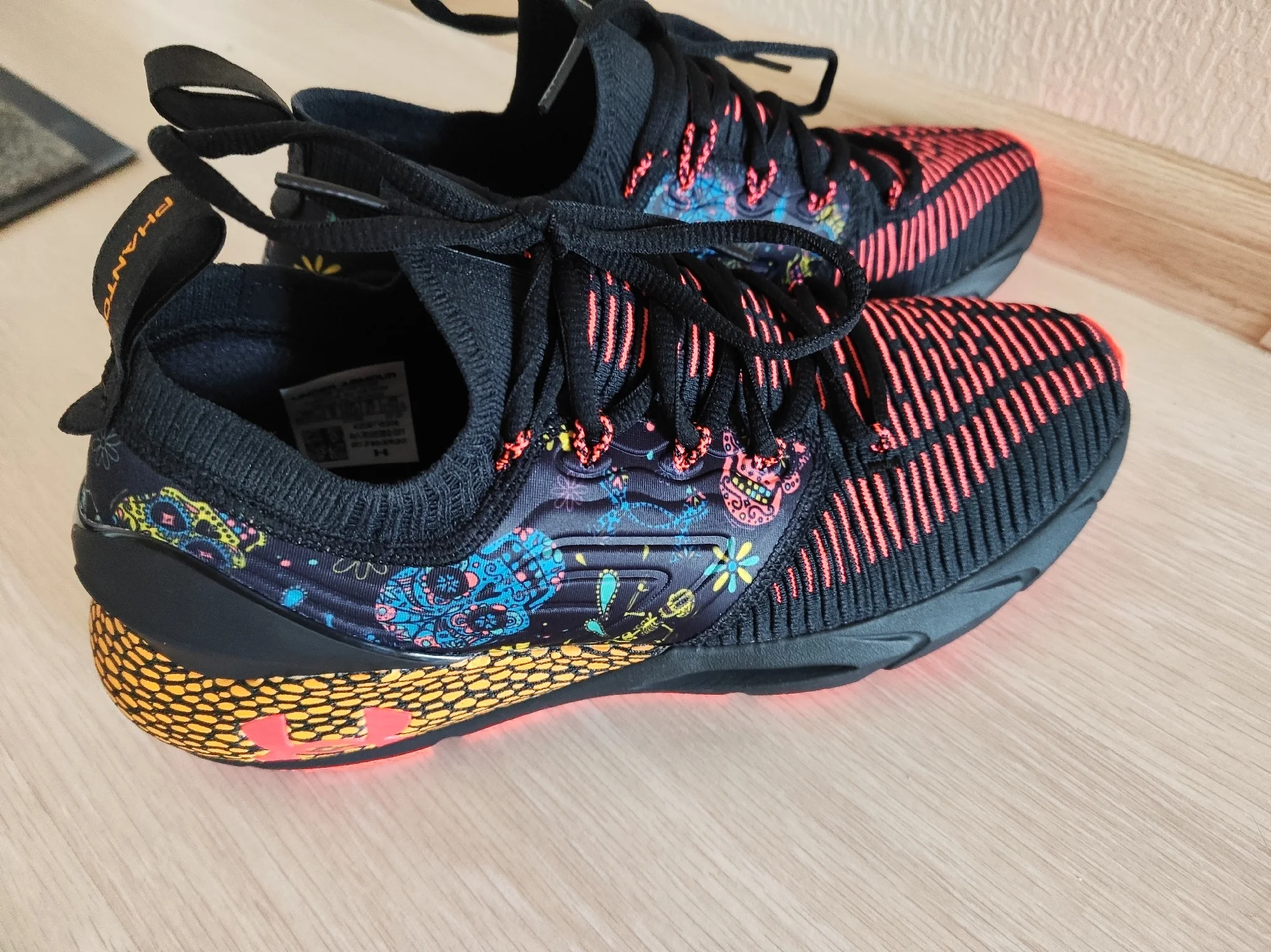 tenis under armour hovr phantom 2 day of the dead
