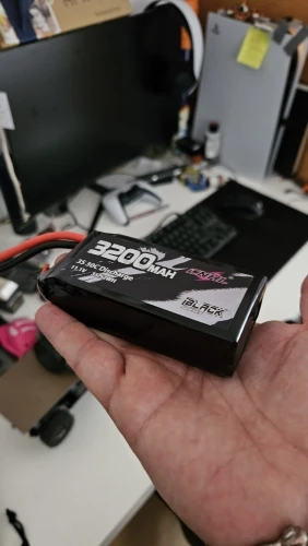 CNHL 2S 3S 4S Lipo Battery 7.4V 11.1V 14.8V 3200mAh 30C With XT60 Plug For RC Car Truck Airplane Helicopter Quadcopter Drone photo review