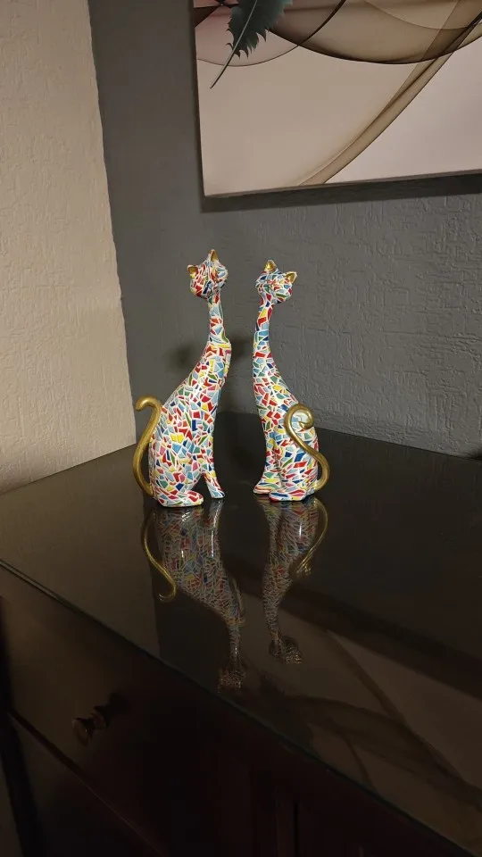 Graffiti Cat: Nordic Art Oil Painting Resin Cat Sculpture - Abstract Ornaments for Bedroom Desktops or Porches photo review