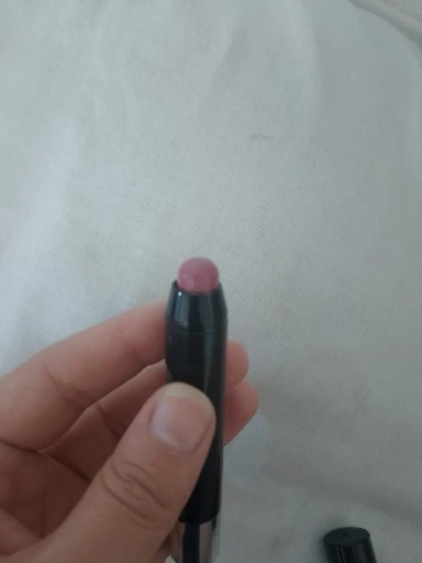 Matte Lipstick Pencil with Waterproof and Non-Stick Technology photo review