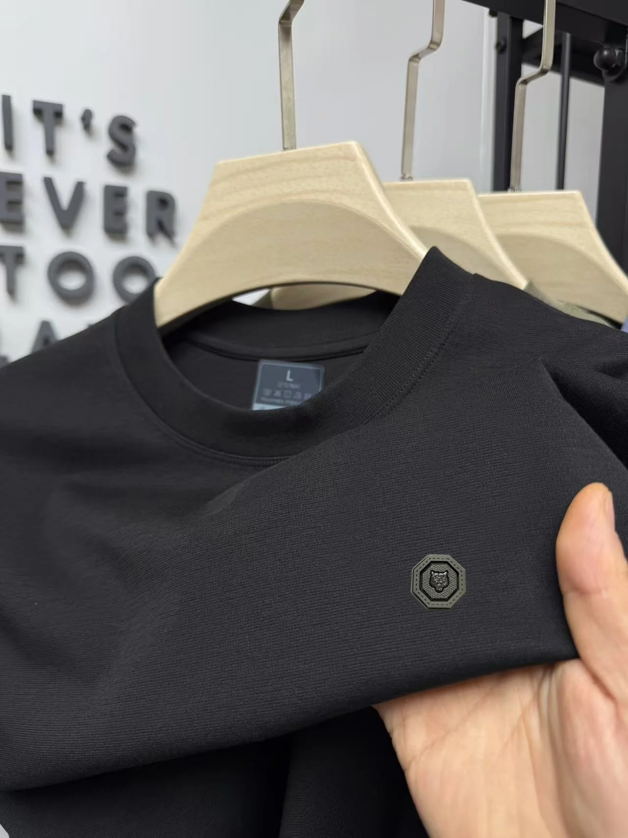 ブランド半袖Tシャツメンズ2025新型ビジネスファッション通気性快適Tシャツトレンドシンプルカジュアル丸首トップス