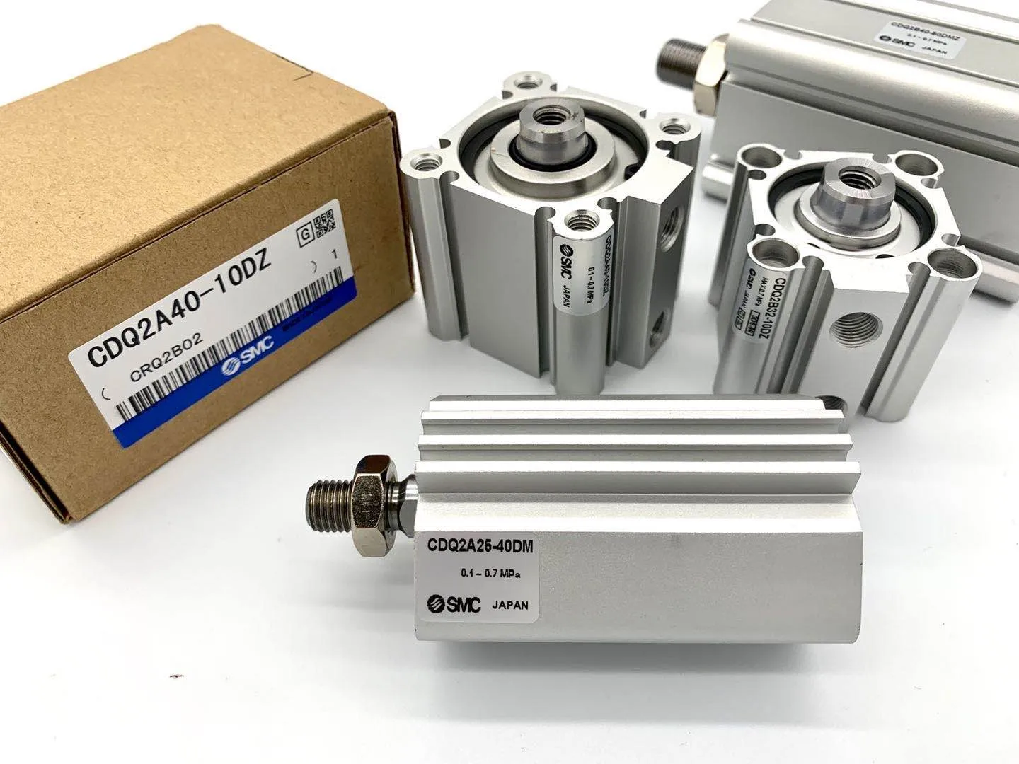 

SMC Compact Cylinder CQ2B25-10S CQ2B20-10S CQ2D12-30DM CDQ2A50-75D