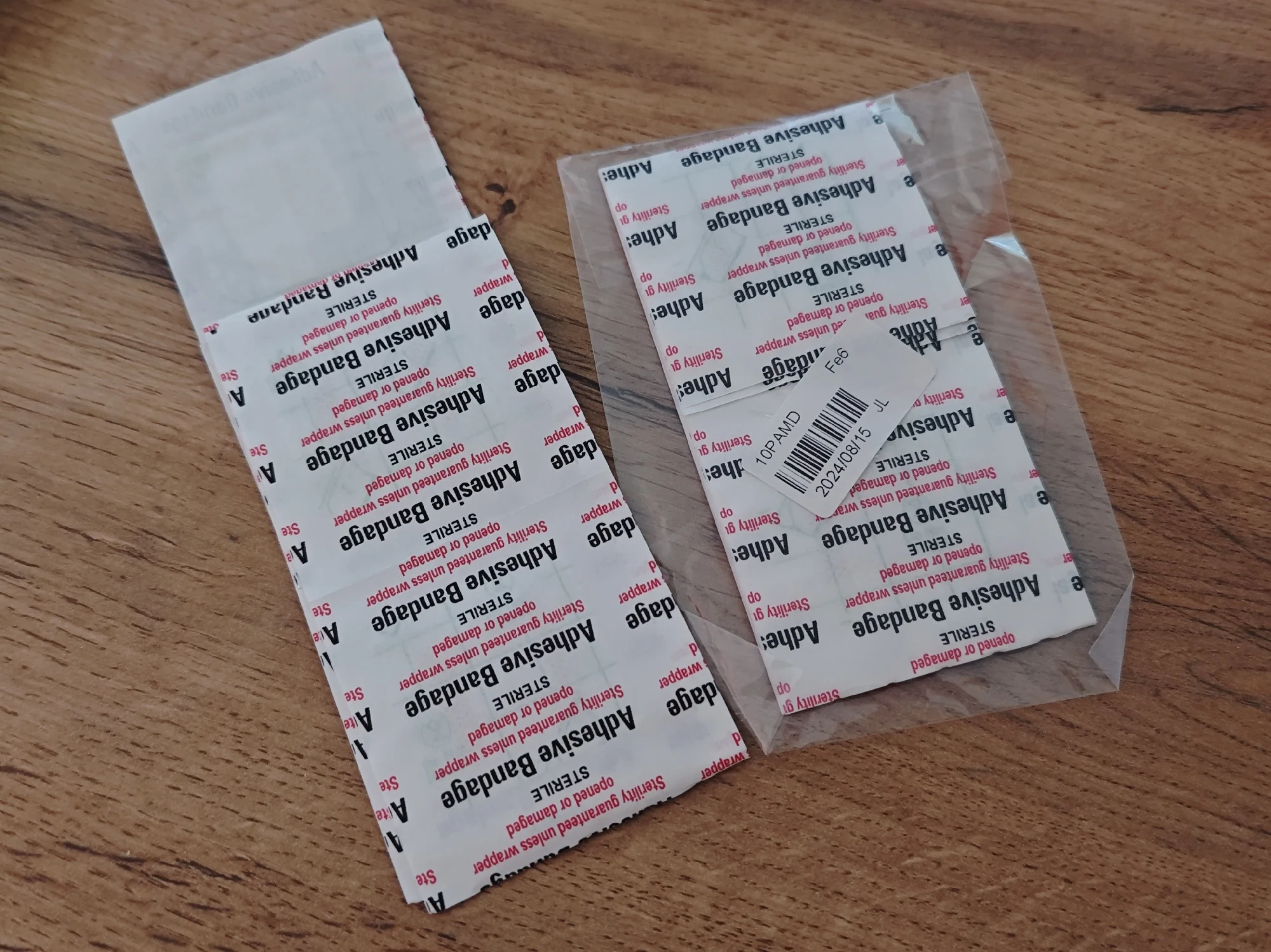 20pcs/set Square Shaped First Aid Kits Medical Patch Band Aid Wound Dressing Plaster Waterproof PU Adhesive Bandages 38*38mm photo review