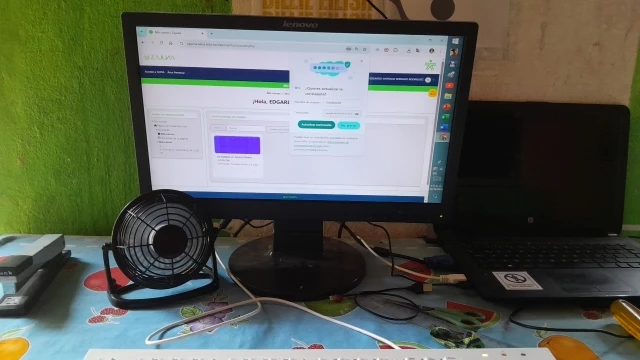 Silent USB Desk Fan 4 Blade Rotatable Mini Cooler photo review