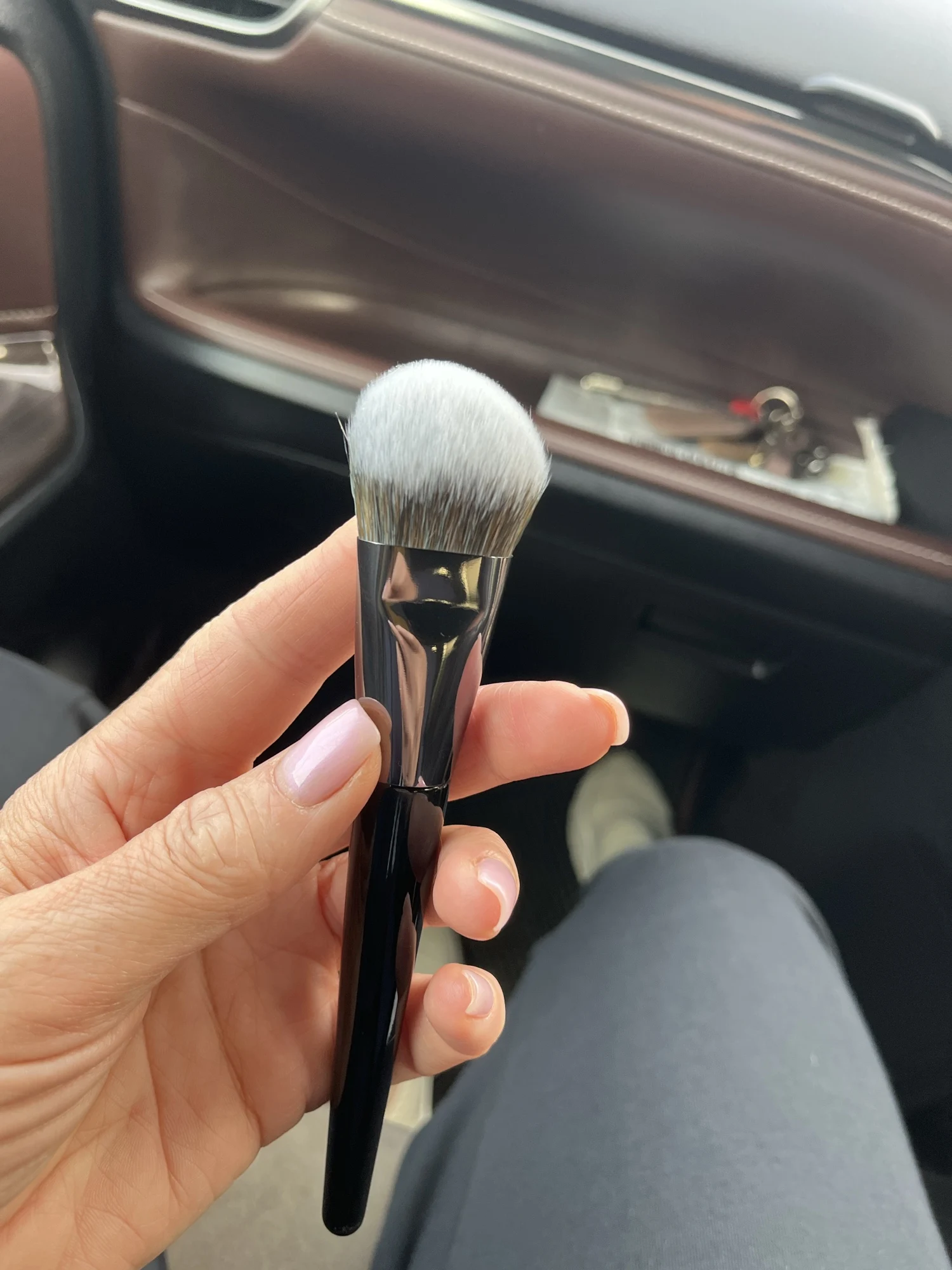 LOYBJ Professional Foundation Brush 47 Broom Head Liquid Foundation Shadow Concealer Brushes photo review