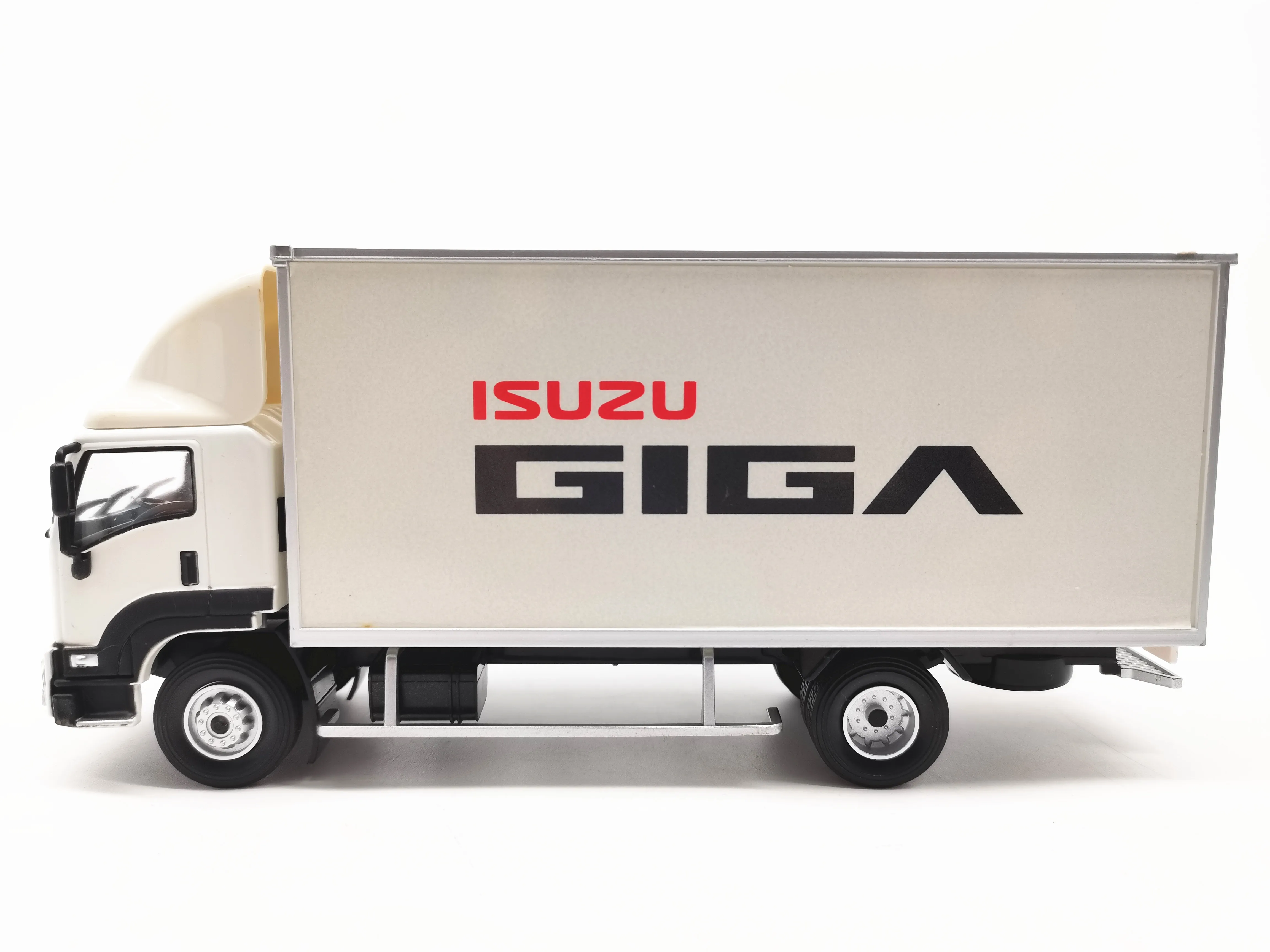 未開封 ISUZU GIGA  1/43スケールミニチュア 未開封 ISUZU GIGA 1/43スケールミニチュア