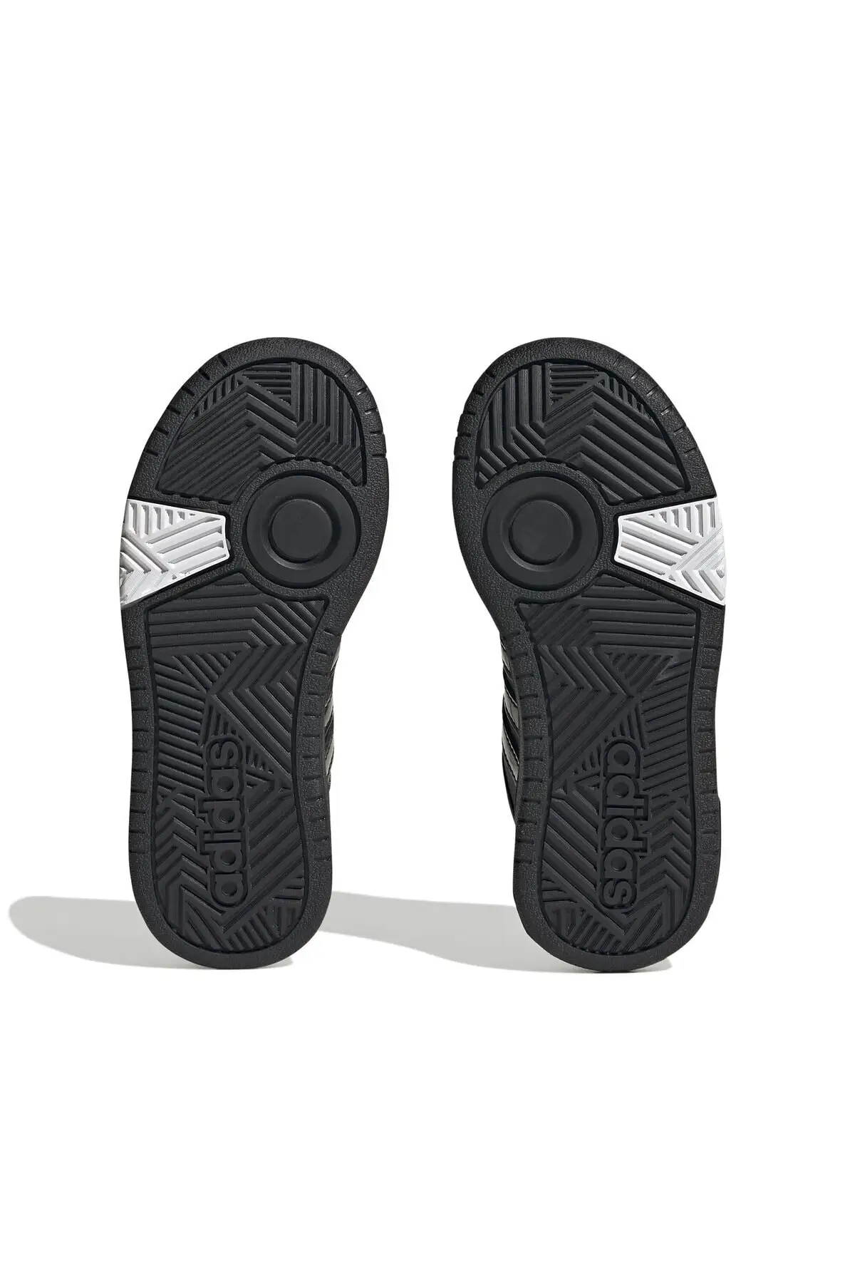 Рисунок 5 - Женская повседневная обувь Adidas Hoops 3