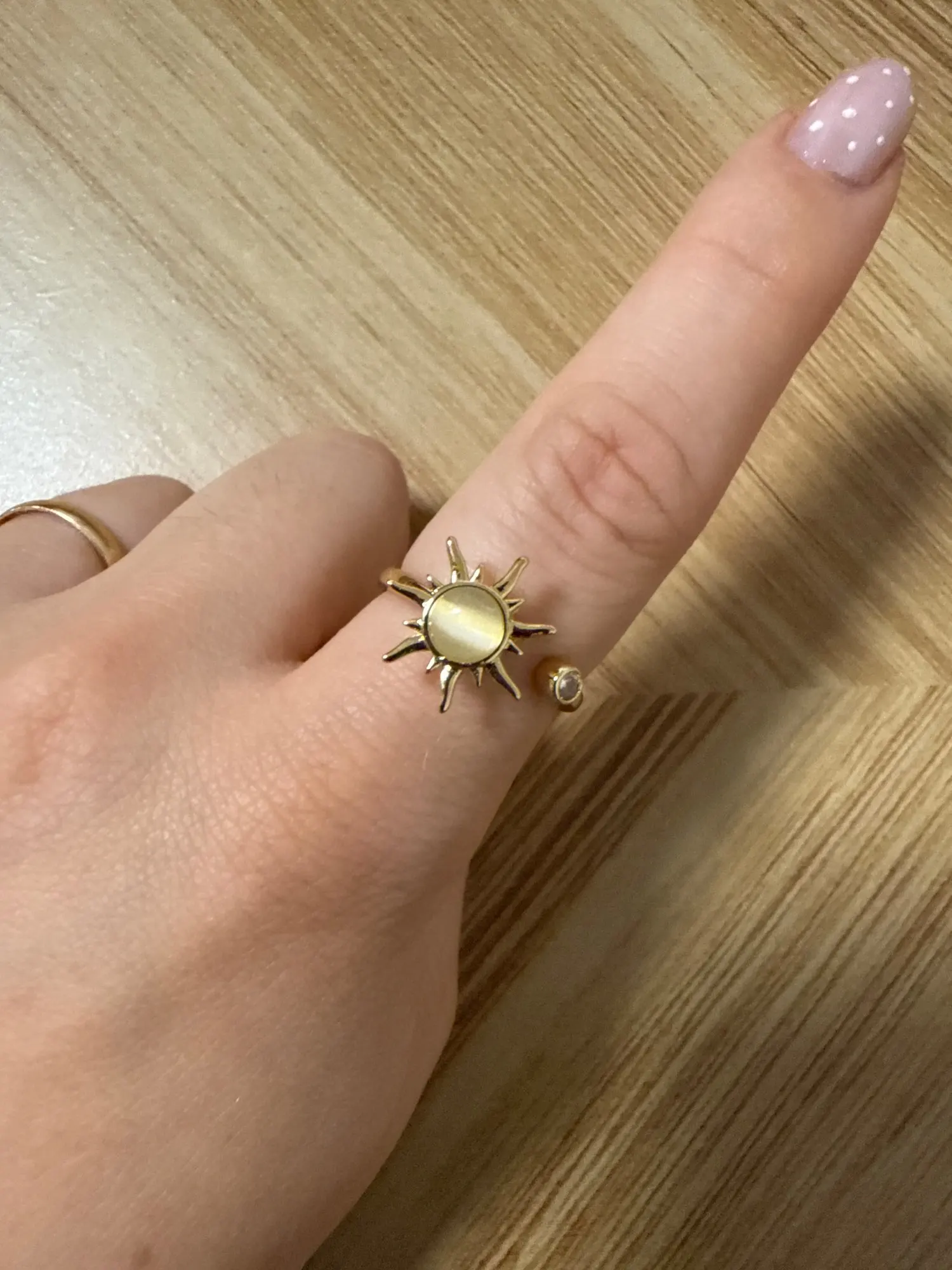 Anti-Stress Sunflower Spinner Ring – Elegant Stainless Steel Anxiety Relief Ring ✨