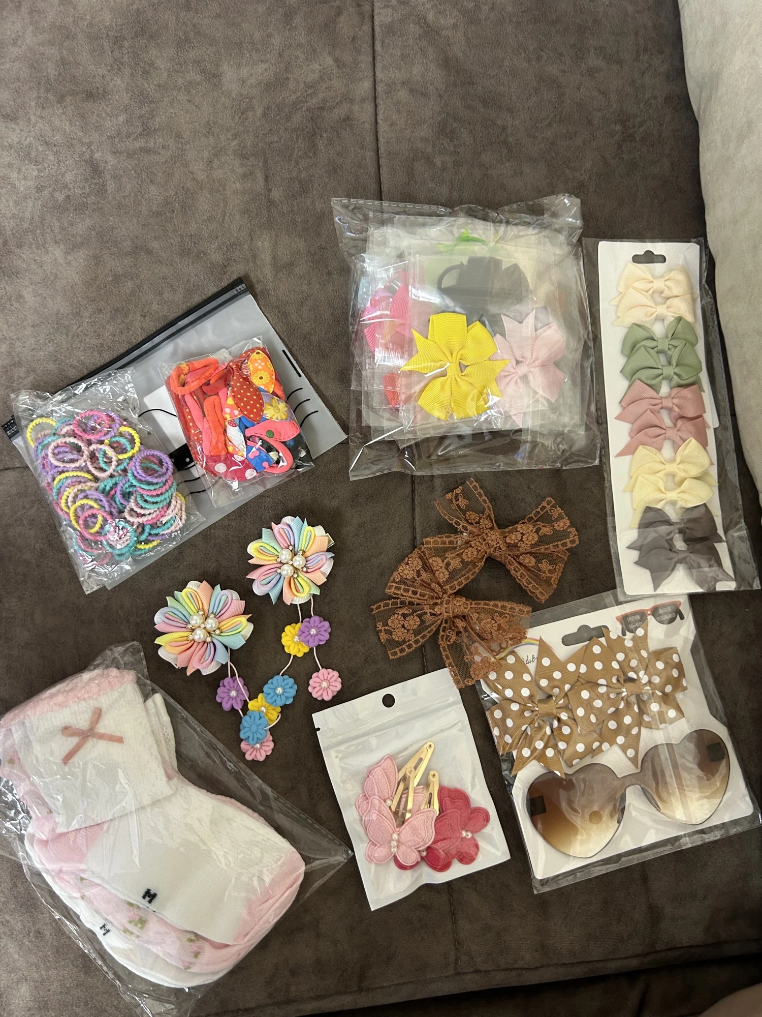 Cute 2Pcs/Set Solid Lace Cutout Bowknot Hair Clips photo review