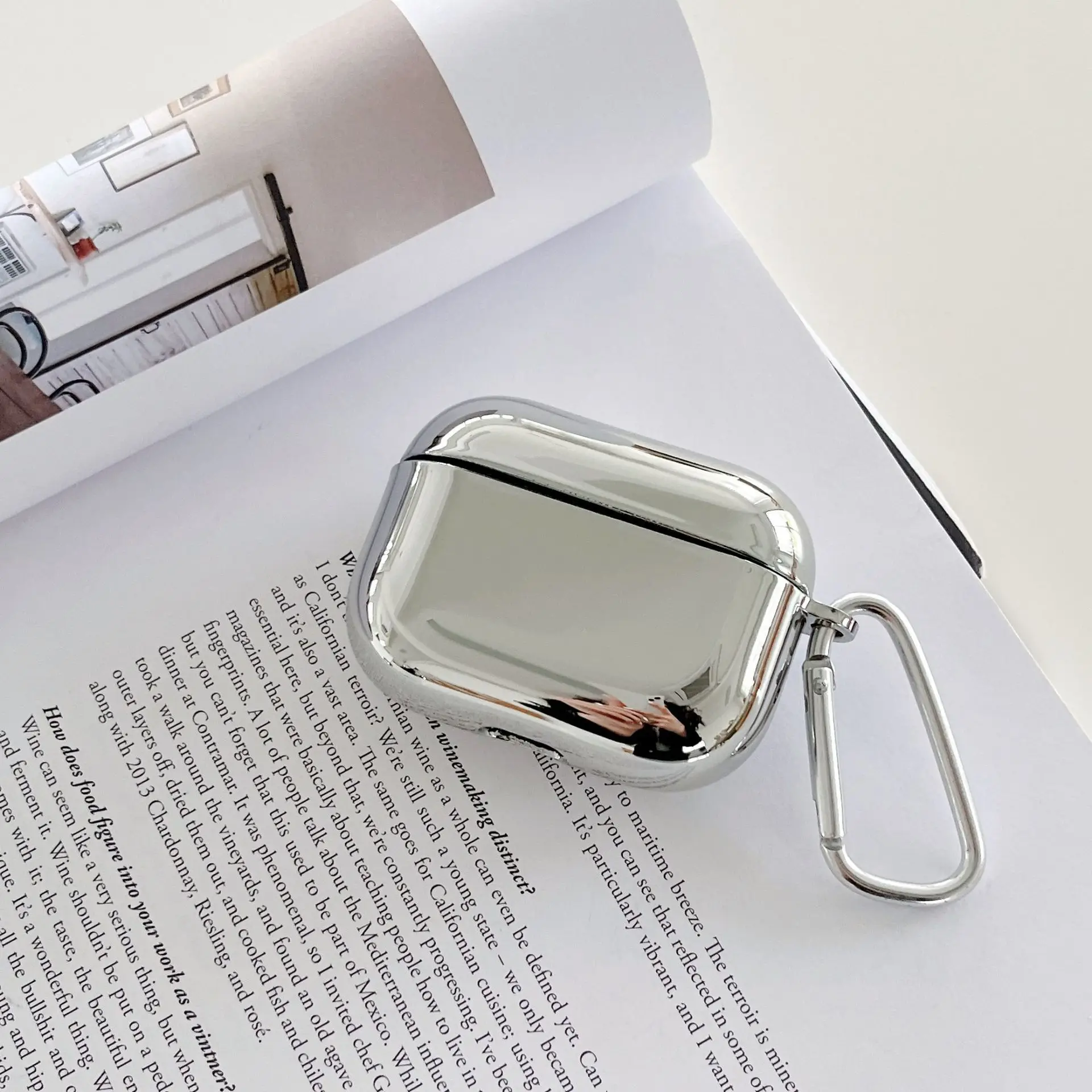 Silver Electroplate Earphone Case with Keychain and Protective TPU Cover
