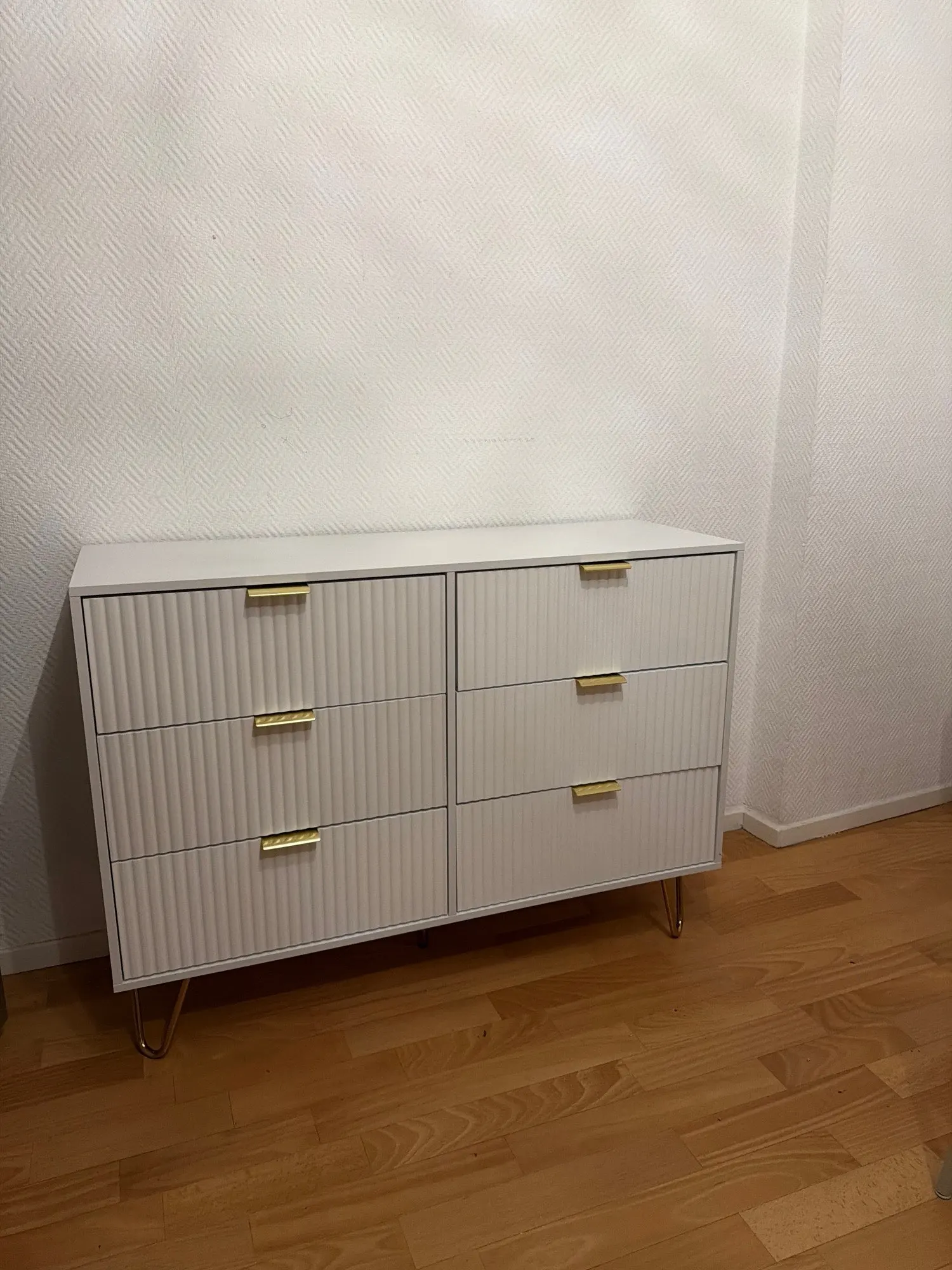 Anajqaqia Modern Chest of Drawers, Storage Cabinet with Drawers and Gold Handles, for Living Room and Bedroom, White photo review