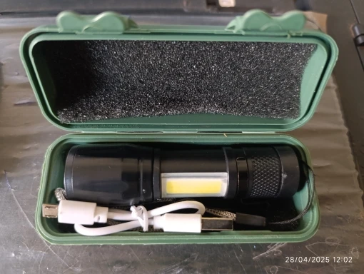 NEVERDIE-Mini Lanterna LED Recarregável, E Zoom P, Regular Alone, Via USB-Envio IMEDIATO PARA TODO BRASIL photo review