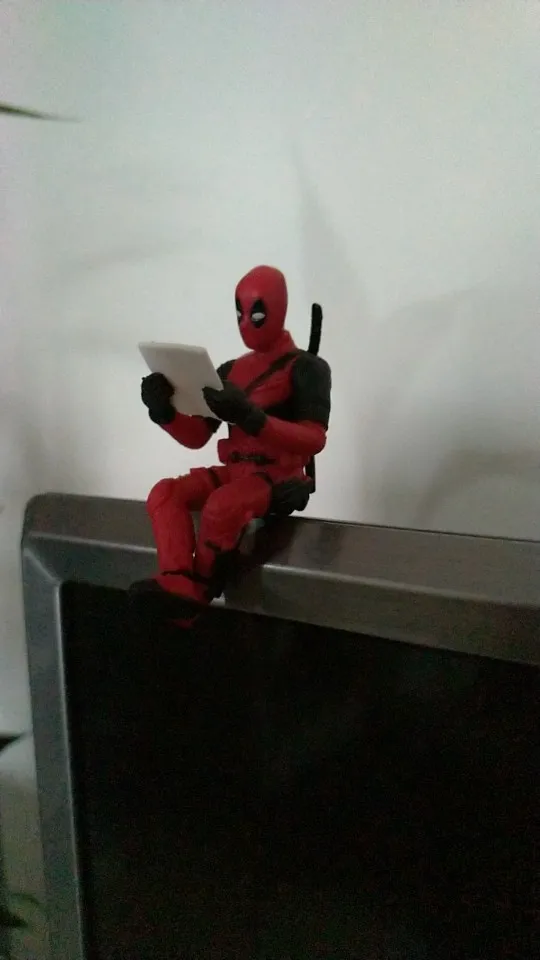 Disney Marvel X-Men Deadpool 2 Action Figure Sitting Posture