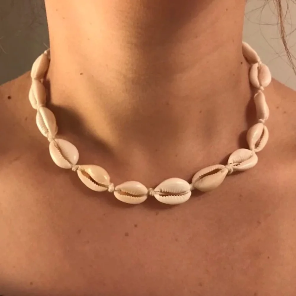 Choker de Buzios femenina tendencia verão colar de conchas praia natural
